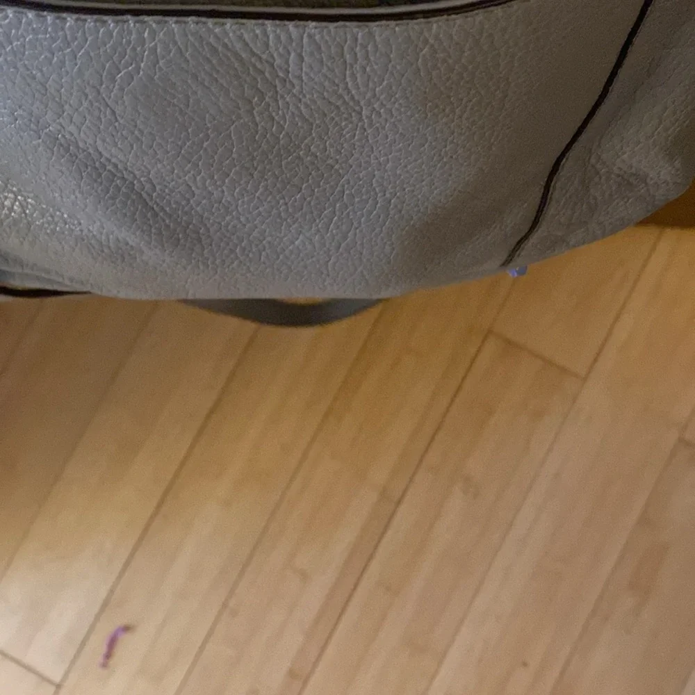 ORYANY grey bag zippers in front pocket on pocket in back Excellent condition